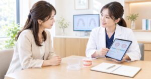 大人の矯正期間の目安は？働く女性に向け装置別の違いと保定を解説